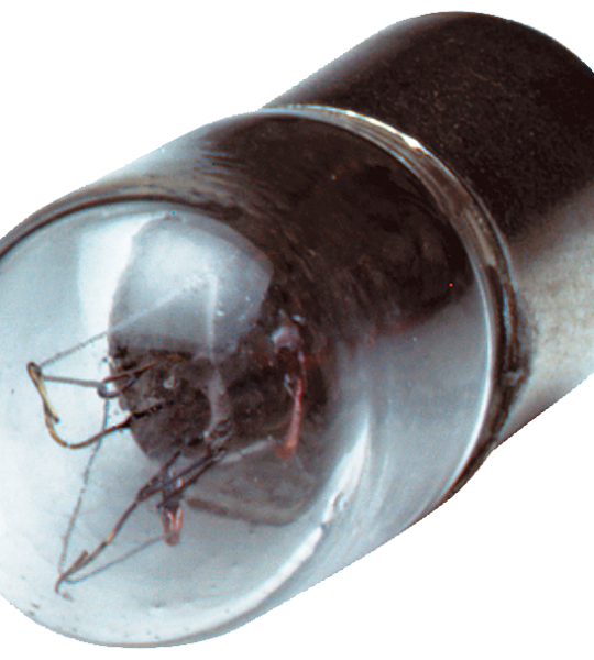 8WD4348-1XX Lámpara incandescente, 5W, zócalo BA15d, 115V, accesorio para columnas de señali